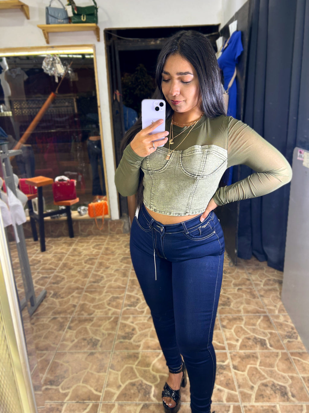 CROP MALLA